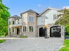 Toronto C13, ON M3B 2H4,73 Larkfield DR