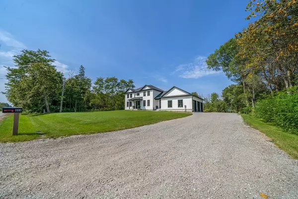 Innisfil, ON L9S 3A6,660 Mapleview DR E