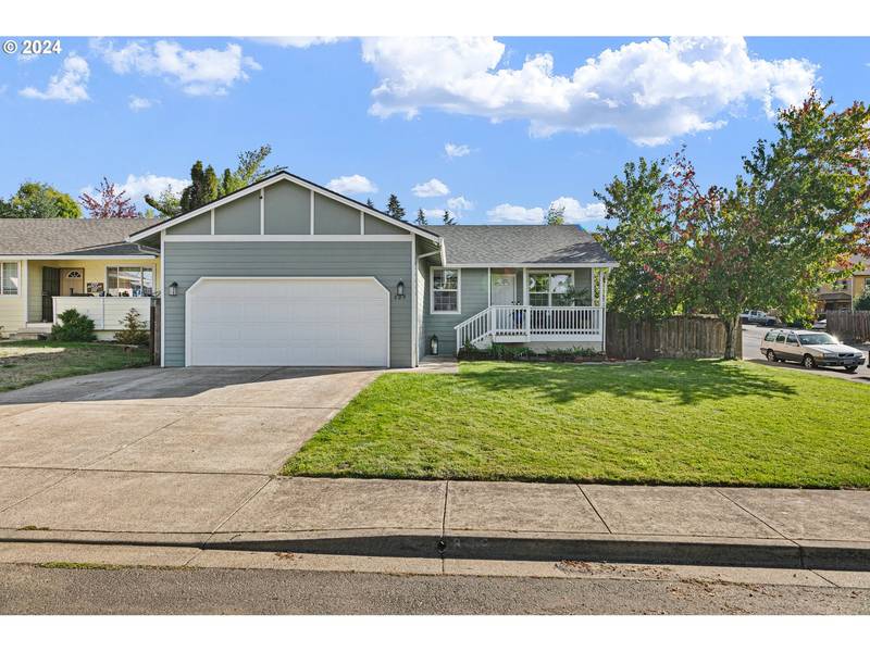 809 ARTHUR AVE, Cottage Grove, OR 97424