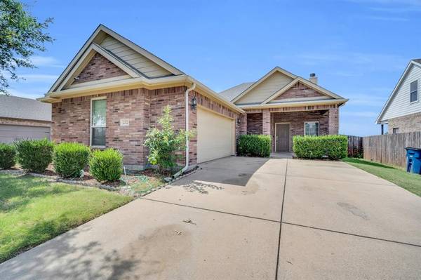 212 Bob White Drive, Red Oak, TX 75154