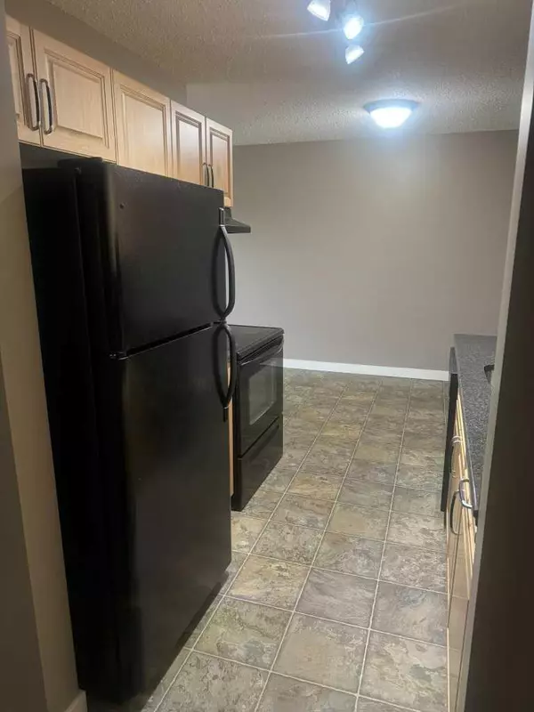 Peace River, AB T8S 1H1,9005 99 ST #301