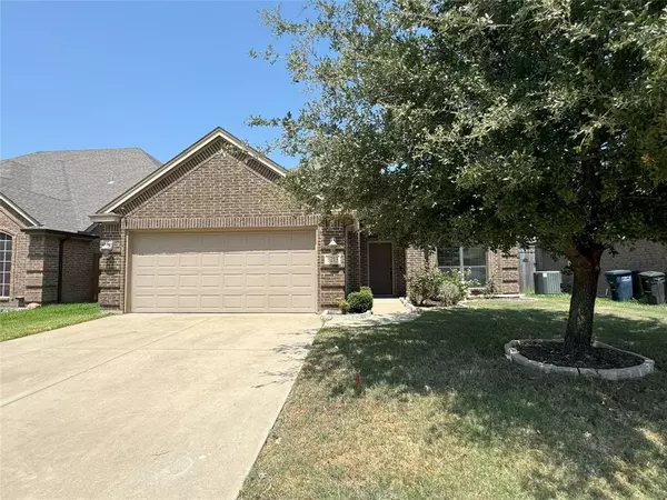 8213 Edgepoint Trail, Fort Worth, TX 76053