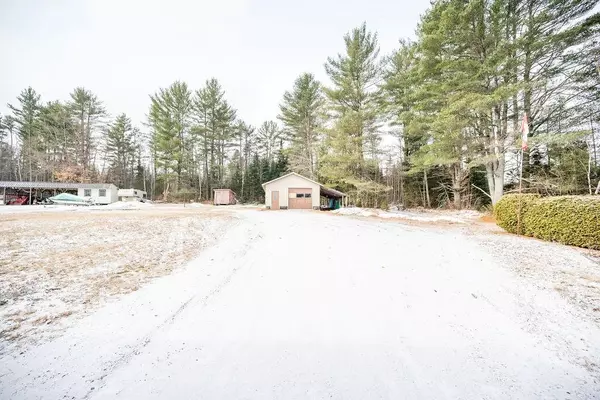 Laurentian Hills, ON K0J 1P0,127 LANCE RD