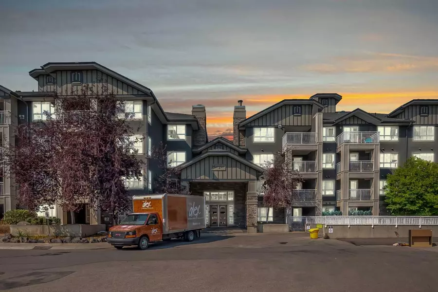 35 Richard CT Southwest #312, Calgary, AB T3E 7N9