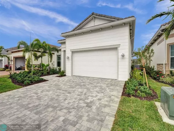 10373 Northbrook Cir, Palm Beach Gardens, FL 33412