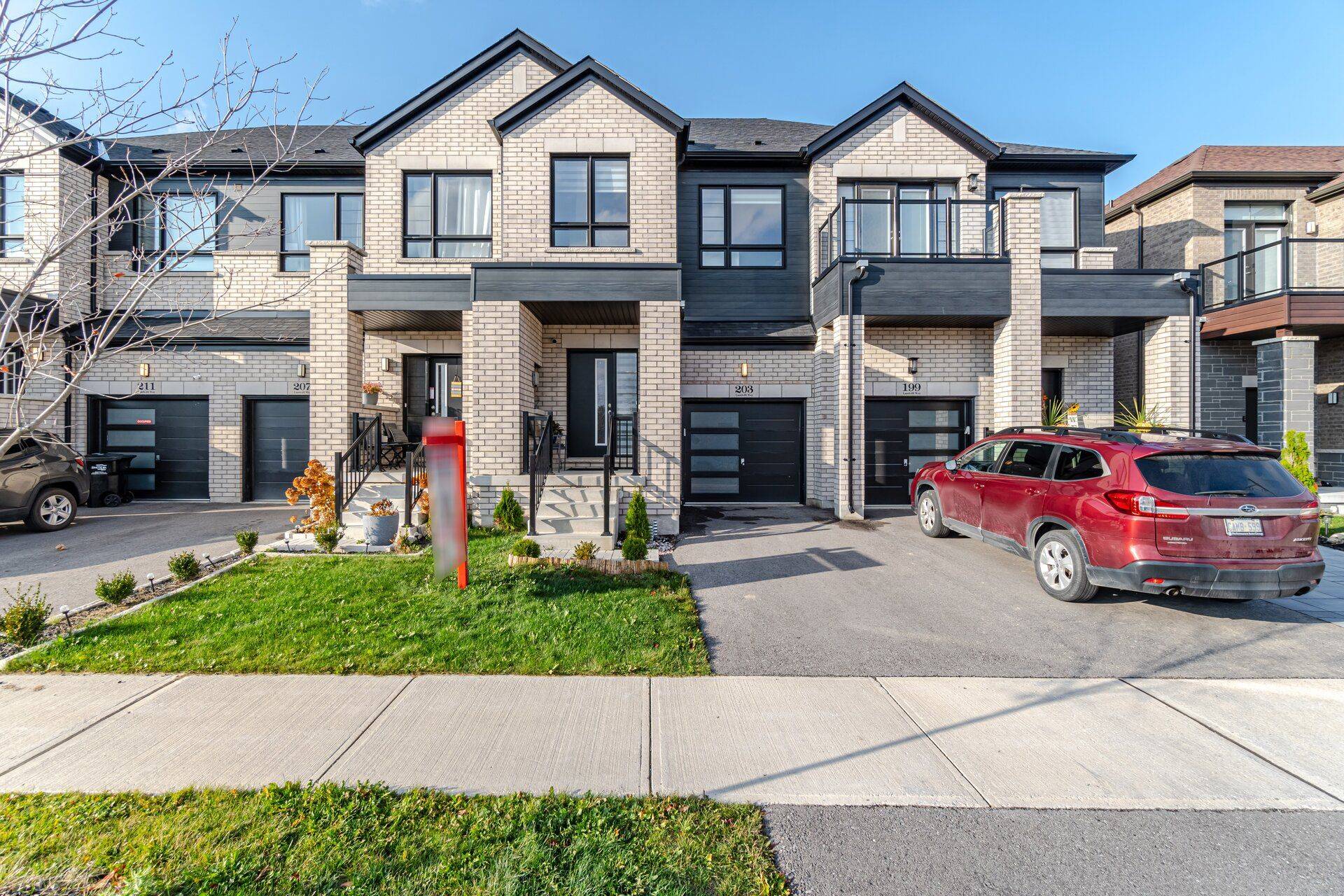 Bradford West Gwillimbury, ON L3Z 4L6,203 Landolfi WAY