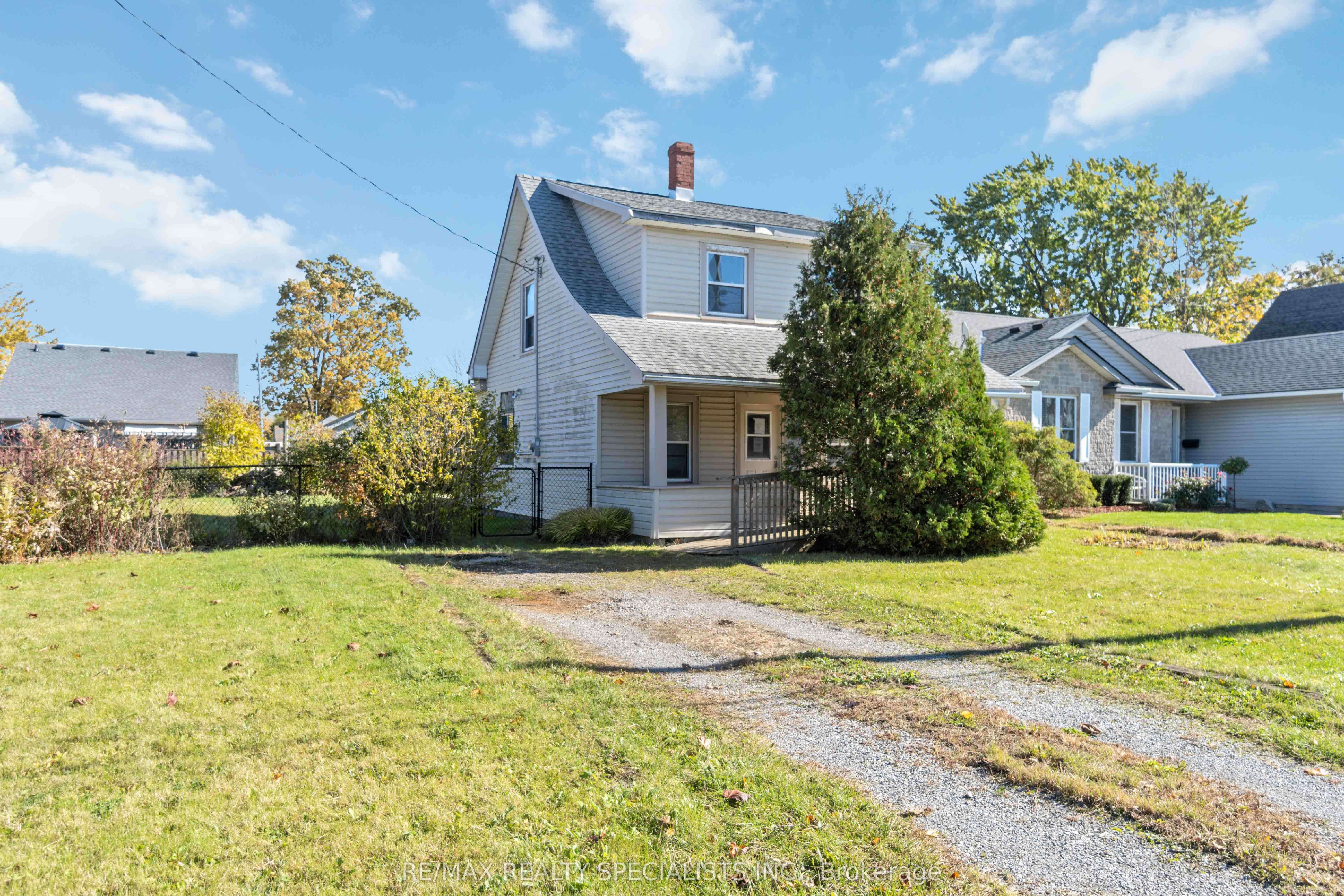 Fort Erie, ON L2A 5M3,34 Bardol AVE