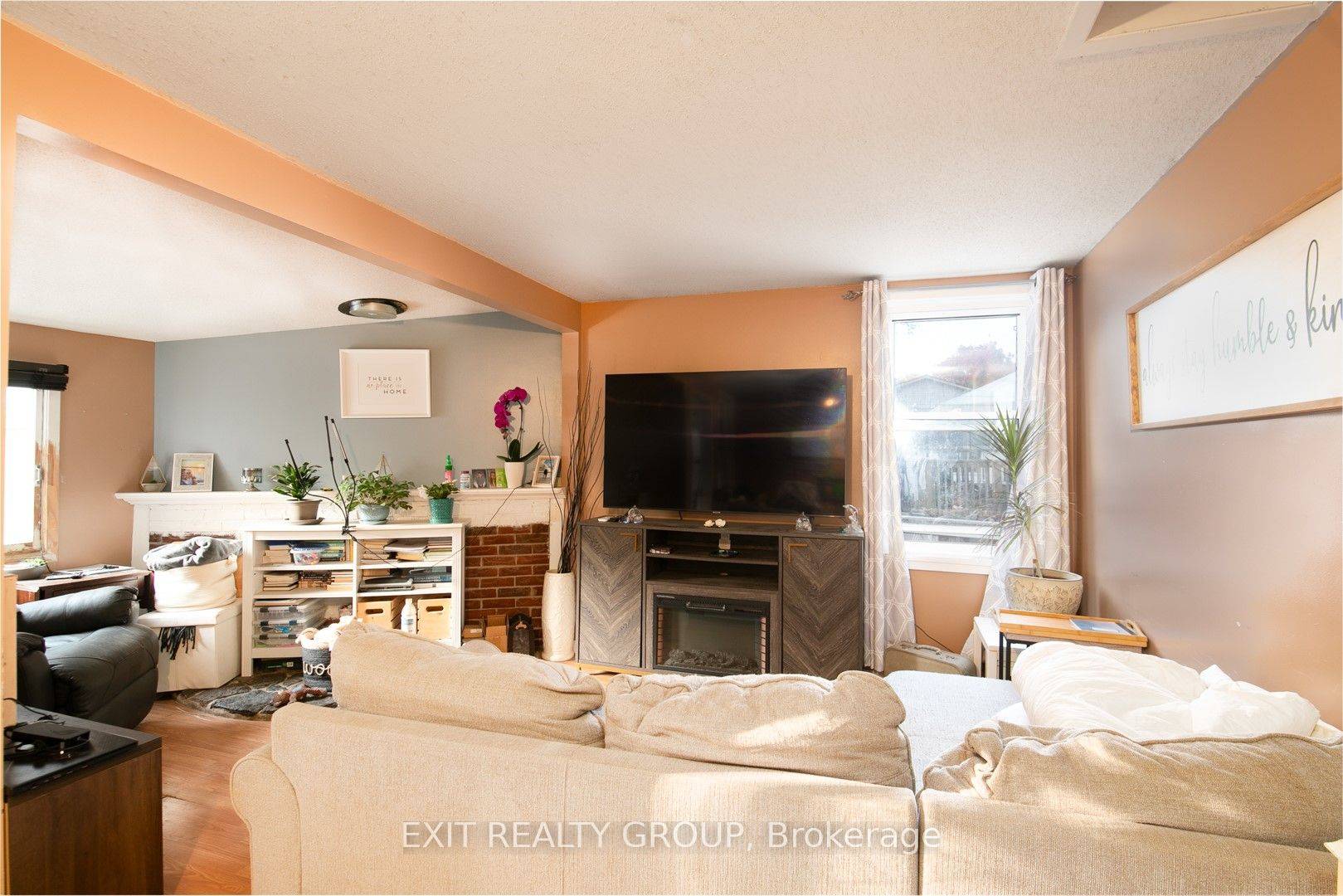 Belleville, ON K8P 3N7,60 Murney ST