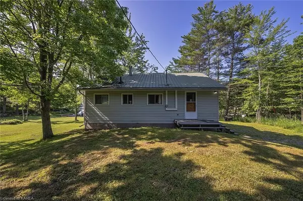 Central Frontenac, ON K0K 1Z0,1223 BERNARD LN