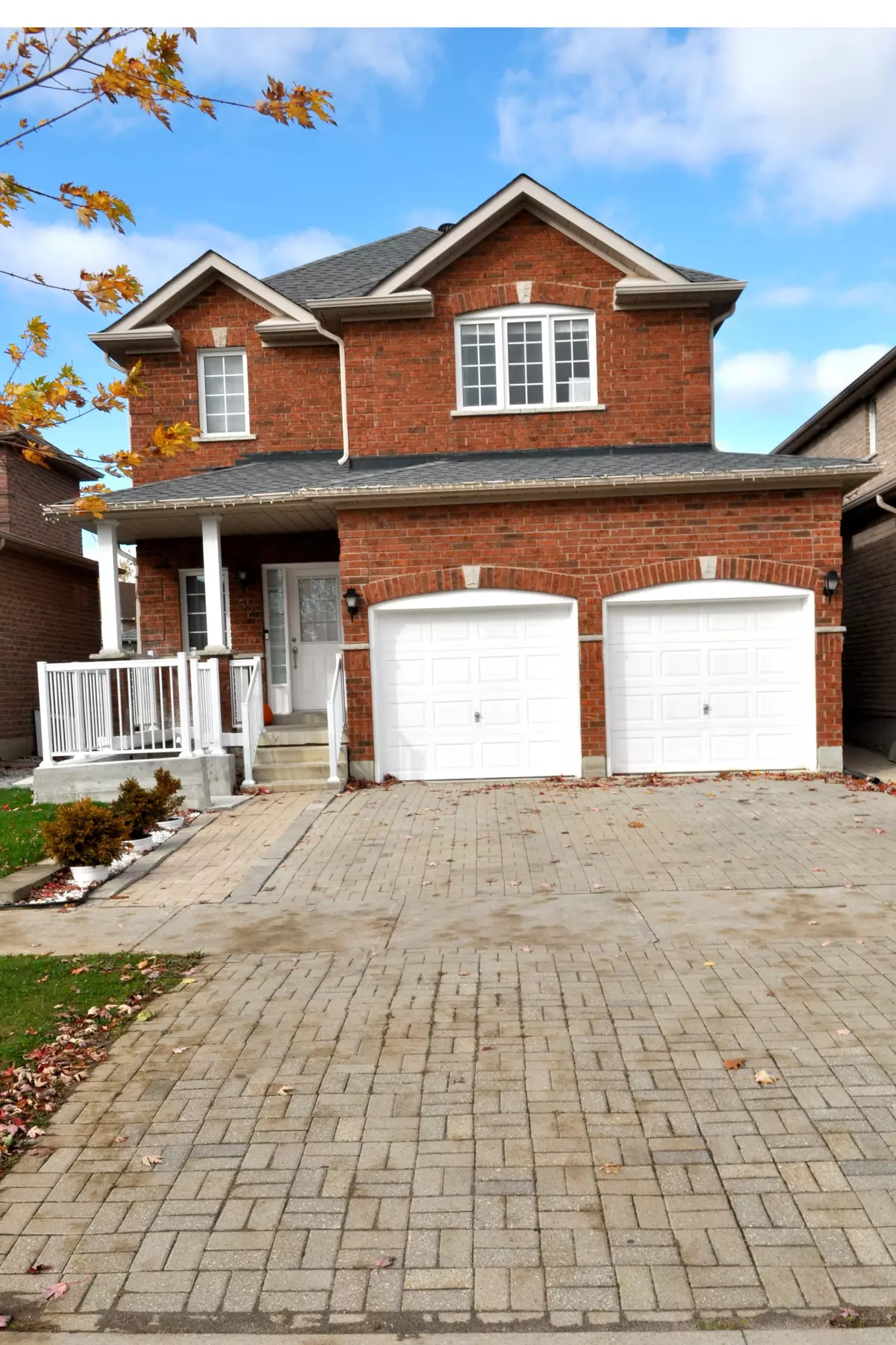 Georgina, ON L4P 4H6,52 Arlington DR #Upper