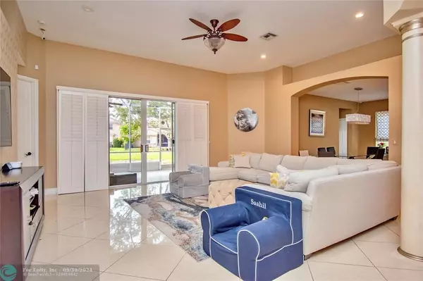 Boca Raton, FL 33428,12372 Cascades Pointe Dr