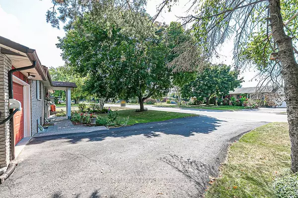 East Gwillimbury, ON L9N 1M2,123 Olive ST