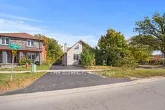 Peel, ON L5A 2X8,3397 Cawthra RD #Upper