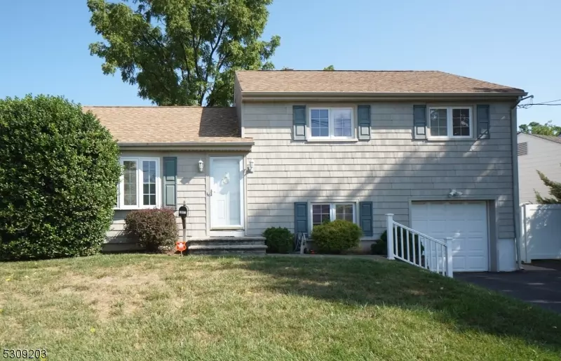 307 Colonia Blvd, Woodbridge Twp., NJ 07067