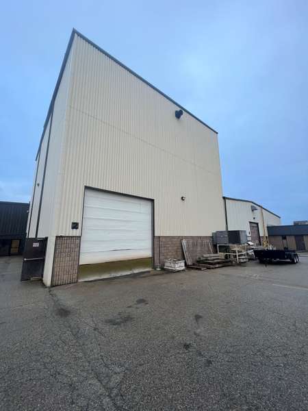 5325 Harvester RD #Unit A, Burlington, ON L7L 5K4