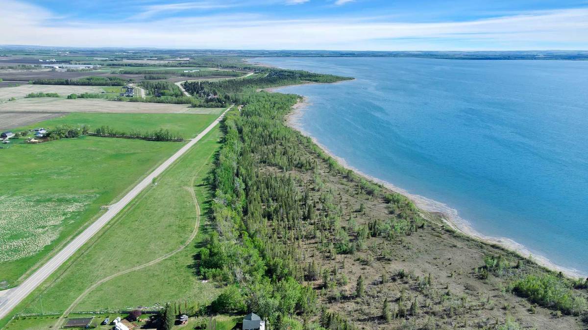 Gull Lake, AB T4L 2N3,282 Range Road