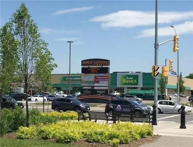 Mississauga, ON L5A 3Y1,377 Burnhamthorpe RD E #36