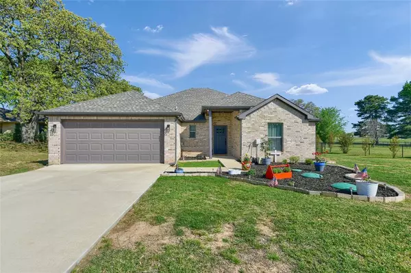 108 Kiowa Drive West,  Lake Kiowa,  TX 76240