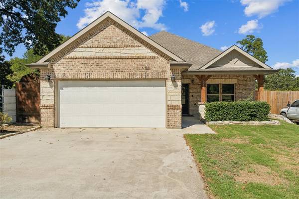 3227 Hiawatha Trail, Lake Worth, TX 76135