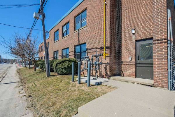 Toronto C11, ON M4G 1Y9,34-38 Industrial ST