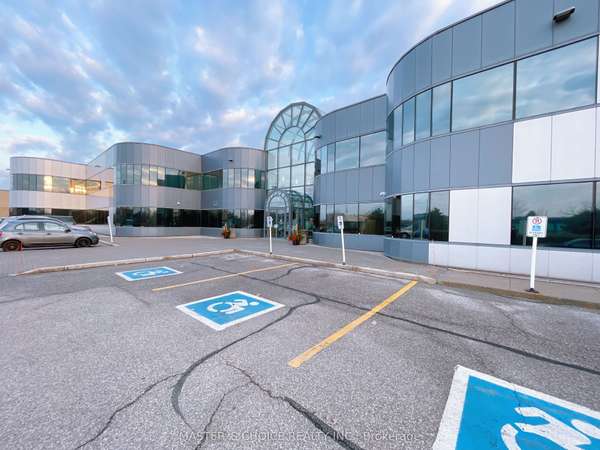 160 Traders BLVD E #212, Mississauga, ON L4Z 3K7