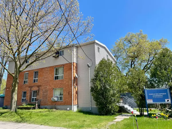 37 Bond ST S, Hamilton, ON L9H 3H2