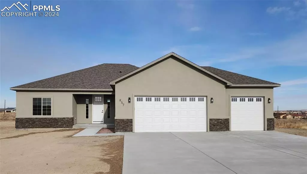 693 E Engle DR, Pueblo West, CO 81007