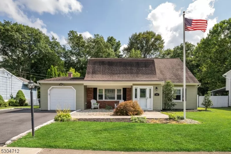 44 Clover Hill Dr, Mount Olive Twp., NJ 07836