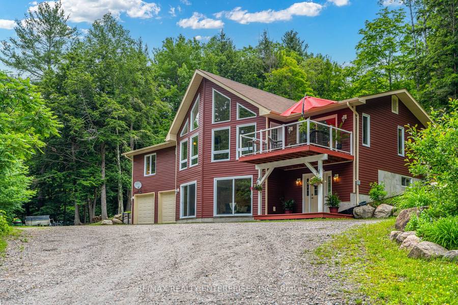 3142 Hwy 118 RD W, Muskoka Lakes, ON P0B 1J0