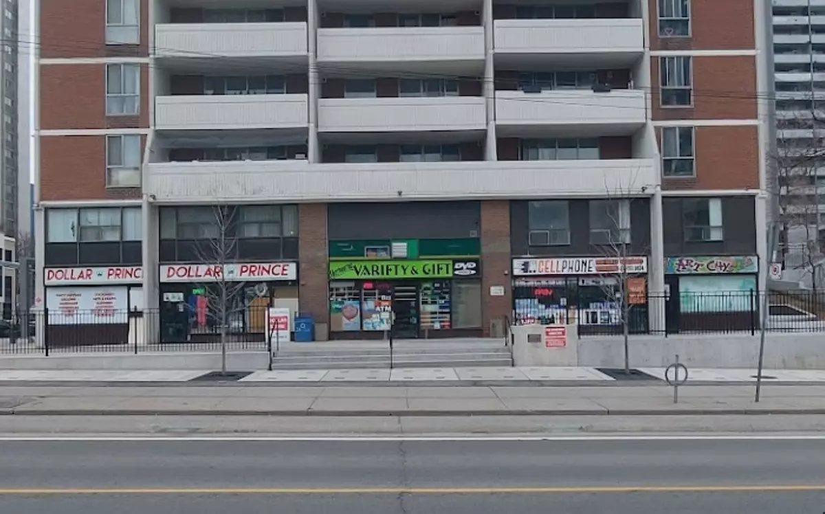 Toronto C08, ON M4X 1W5,545 Sherbourne ST #4