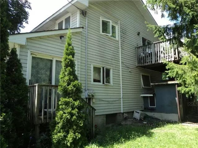 Orillia, ON L3V 2R1,136 Barrie RD