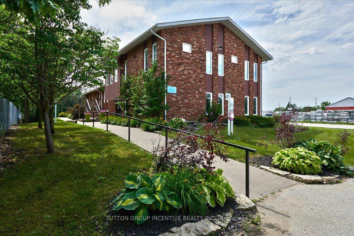 Springwater, ON L0M 1X1,30 SPENCE AVE #2