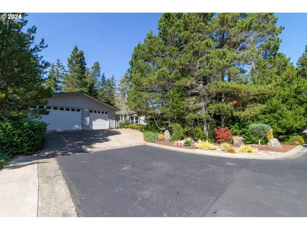 Florence, OR 97439,920 N ISLAND DR