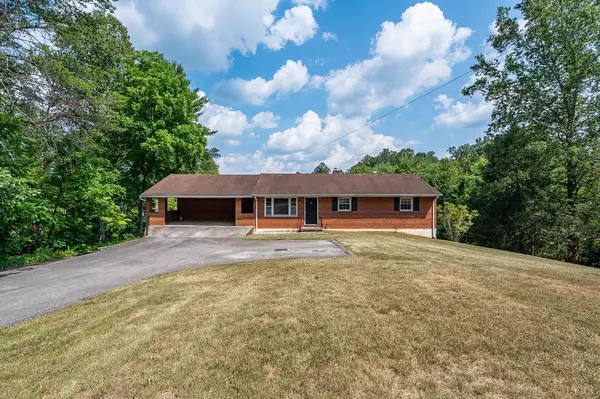 1170 White Paws LN, Vinton, VA 24179