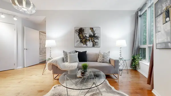 Toronto C01, ON M5V 1B2,231 Fort York BLVD #217