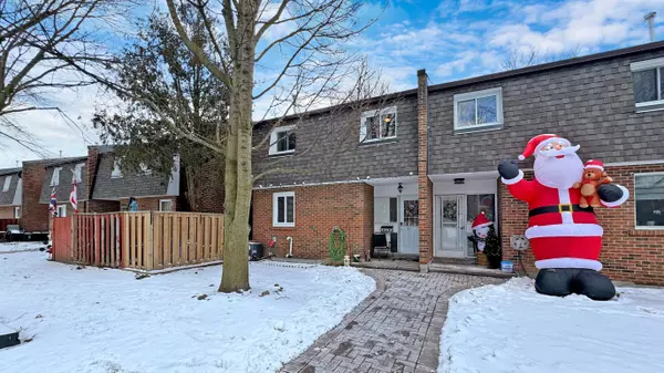 Whitby, ON L1N 1Z7,101 Dovedale DR #27