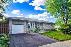 15 Woodgarden CRES, Toronto E10, ON M1E 3K3