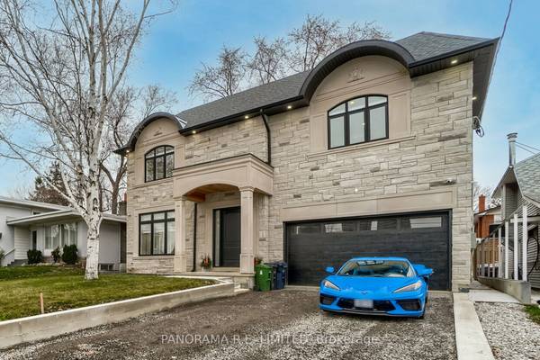 11 Cronin DR #1, Toronto W08, ON M9B 4T7