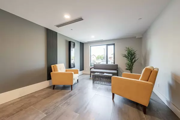 Haldimand, ON N0A 1H0,64 Main ST N #412