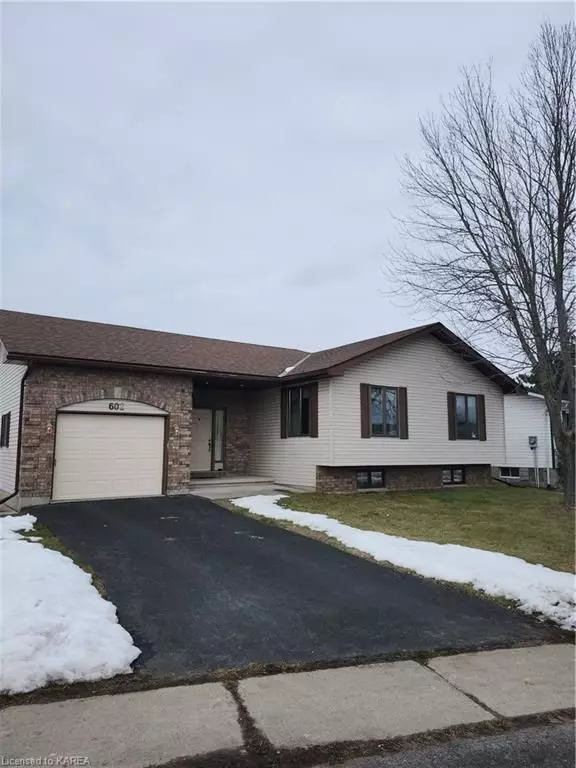 Gananoque, ON K7G 3C3,602 MACDONALD DR