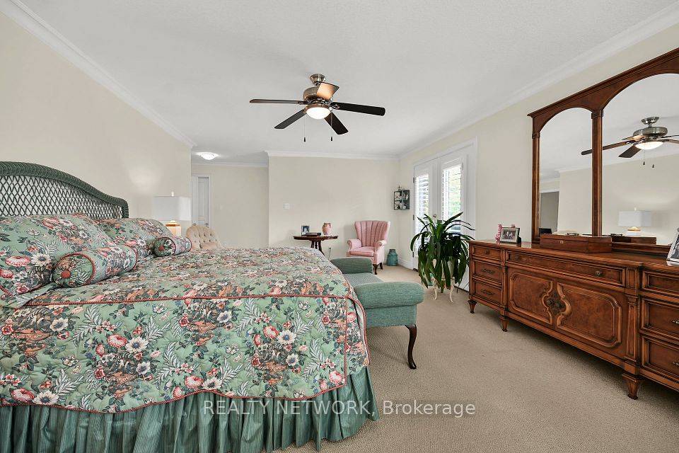 Hamilton, ON L9G 5B8,220 Foxridge DR