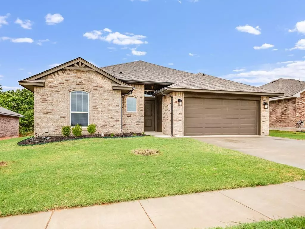 Midwest City, OK 73130,2216 Woodgrove Court