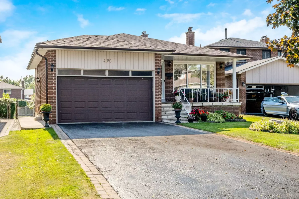 Mississauga, ON L4W 3C5,4186 Pascal CT