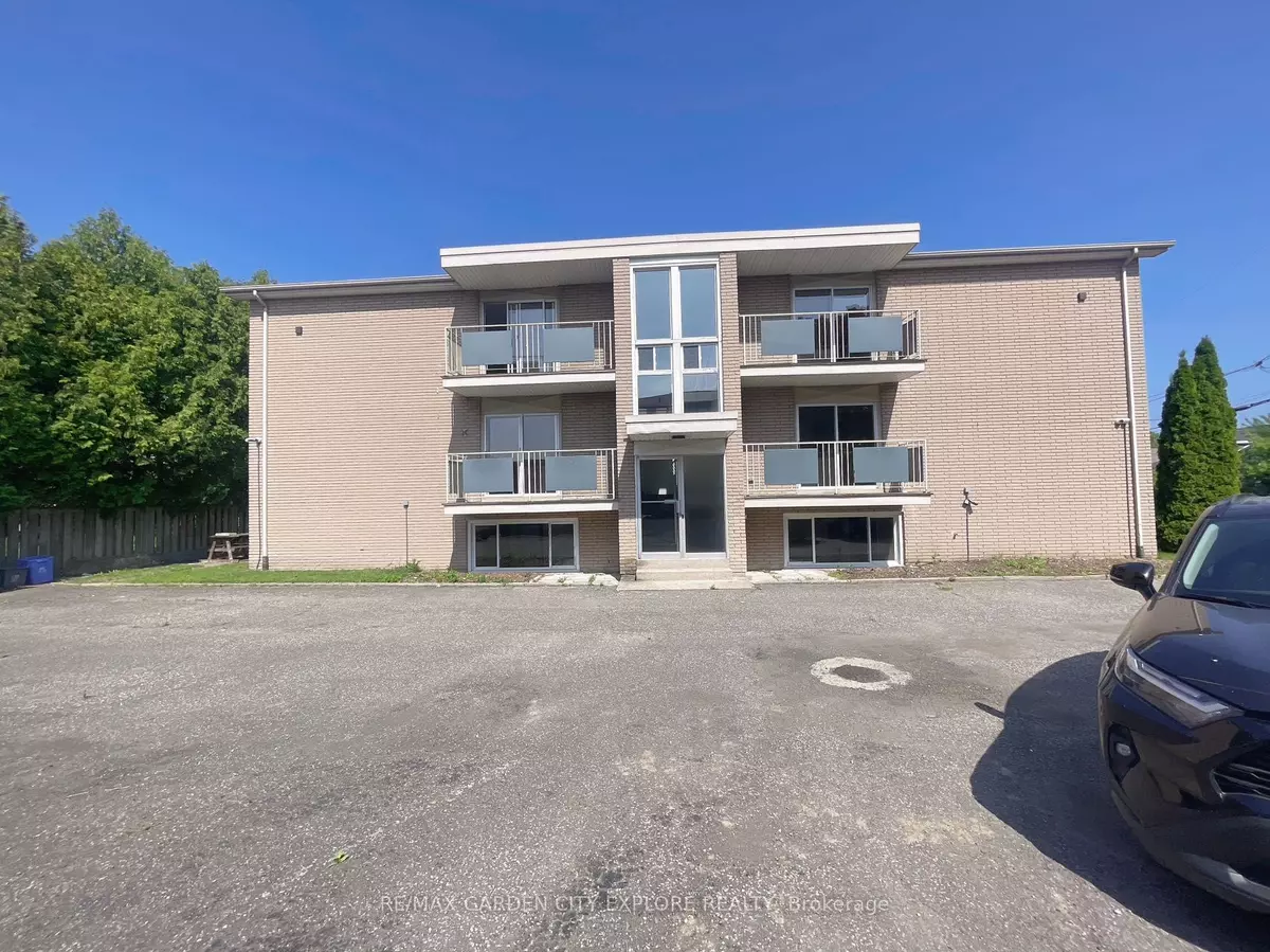 St. Catharines, ON L2N 4P2,15 John ST #1