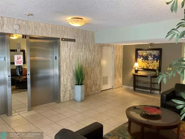 Pompano Beach, FL 33069,805 Cypress Blvd  #309