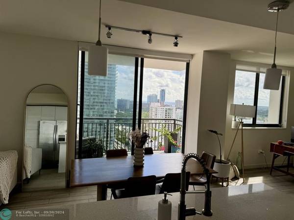 Miami, FL 33130,999 SW 1st Ave  #2403