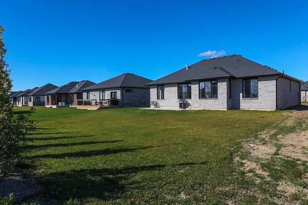 Lambton Shores, ON N0N 1J0,160 Hennessy ST