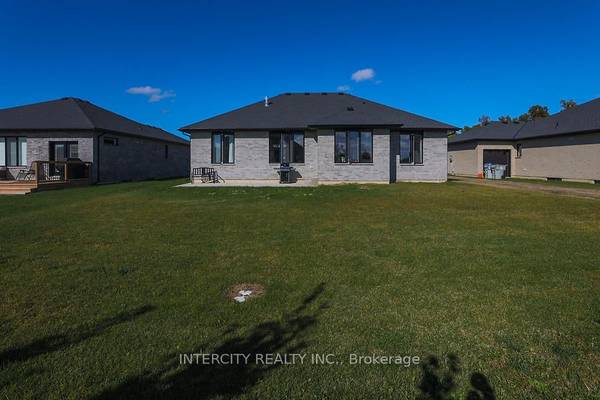 Lambton Shores, ON N0N 1J0,160 Hennessy ST