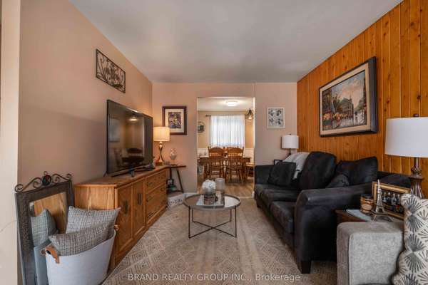 Owen Sound, ON N4K 5Y7,1067 11th AVE E