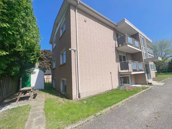 St. Catharines, ON L2N 4P2,15 John ST #1